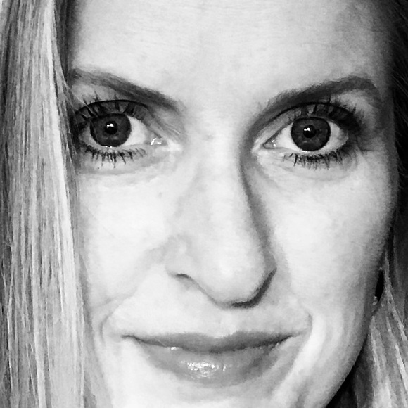 Welcome to PearShapePosh closet! - Picture 2 of 2